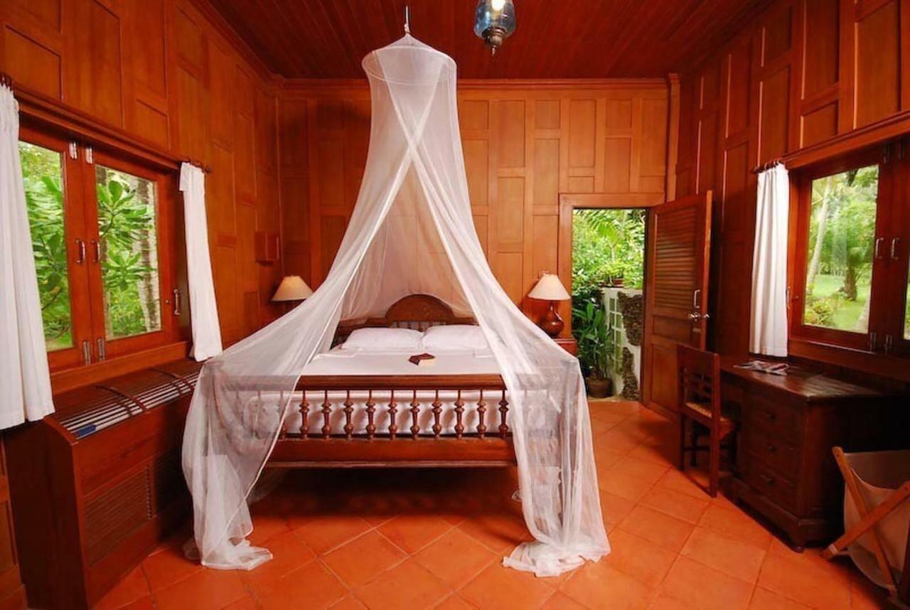 Baan Mai Beachfront Lone Island Пхукет Экстерьер фото