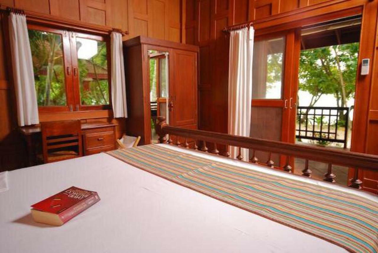 Baan Mai Beachfront Lone Island Пхукет Экстерьер фото