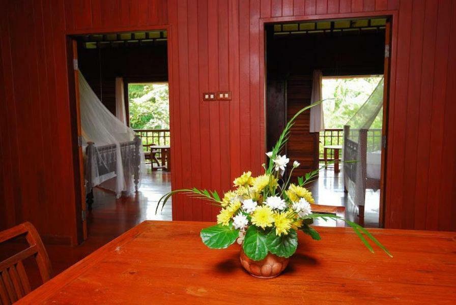 Baan Mai Beachfront Lone Island Пхукет Экстерьер фото