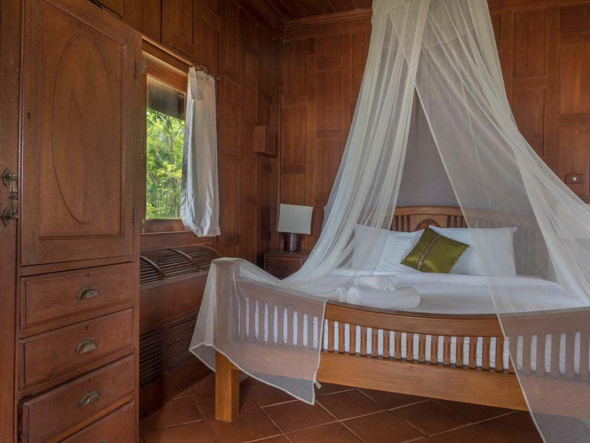 Baan Mai Beachfront Lone Island Пхукет Экстерьер фото