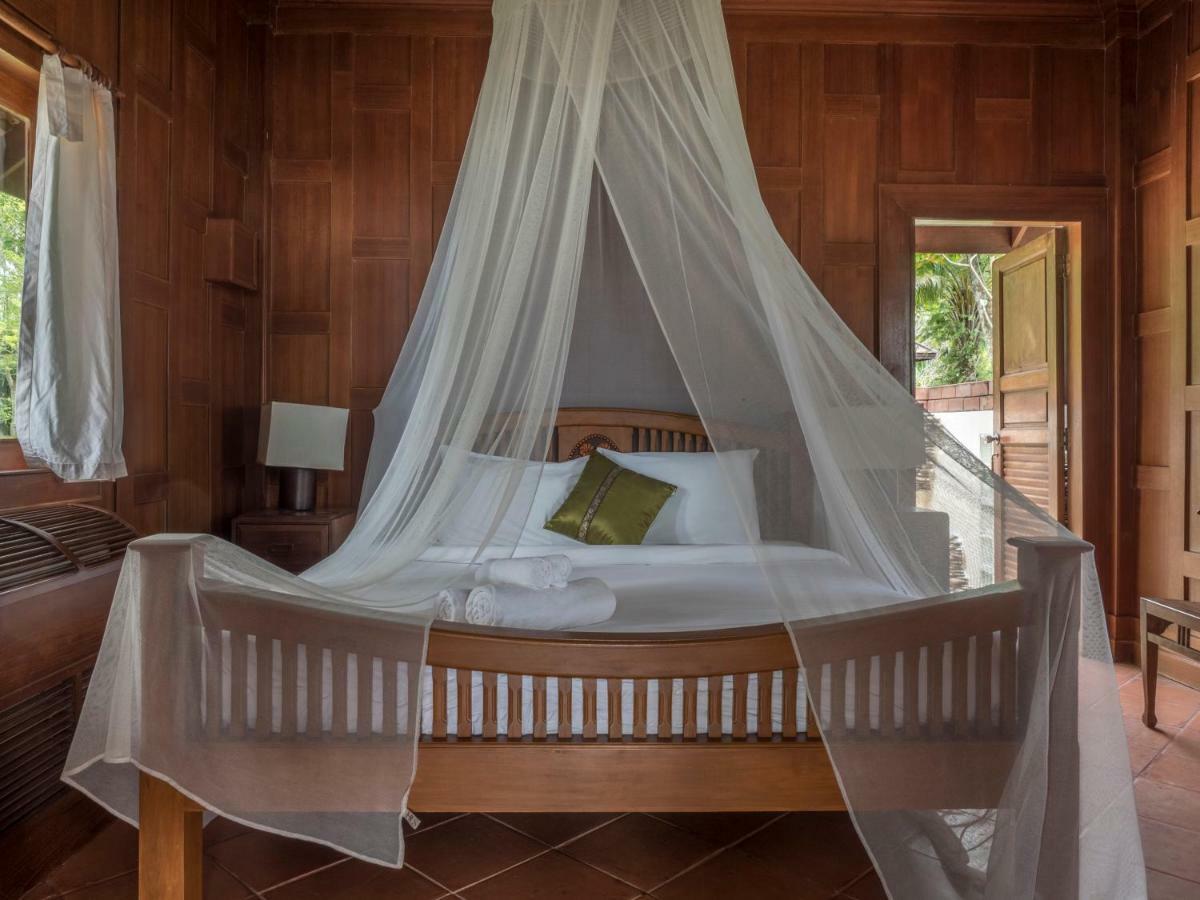 Baan Mai Beachfront Lone Island Пхукет Экстерьер фото