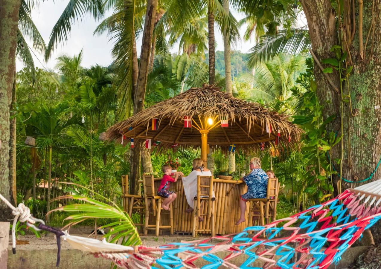 Baan Mai Beachfront Lone Island Пхукет Экстерьер фото