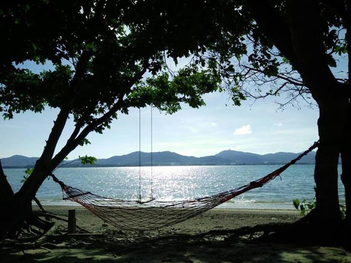 Baan Mai Beachfront Lone Island Пхукет Экстерьер фото