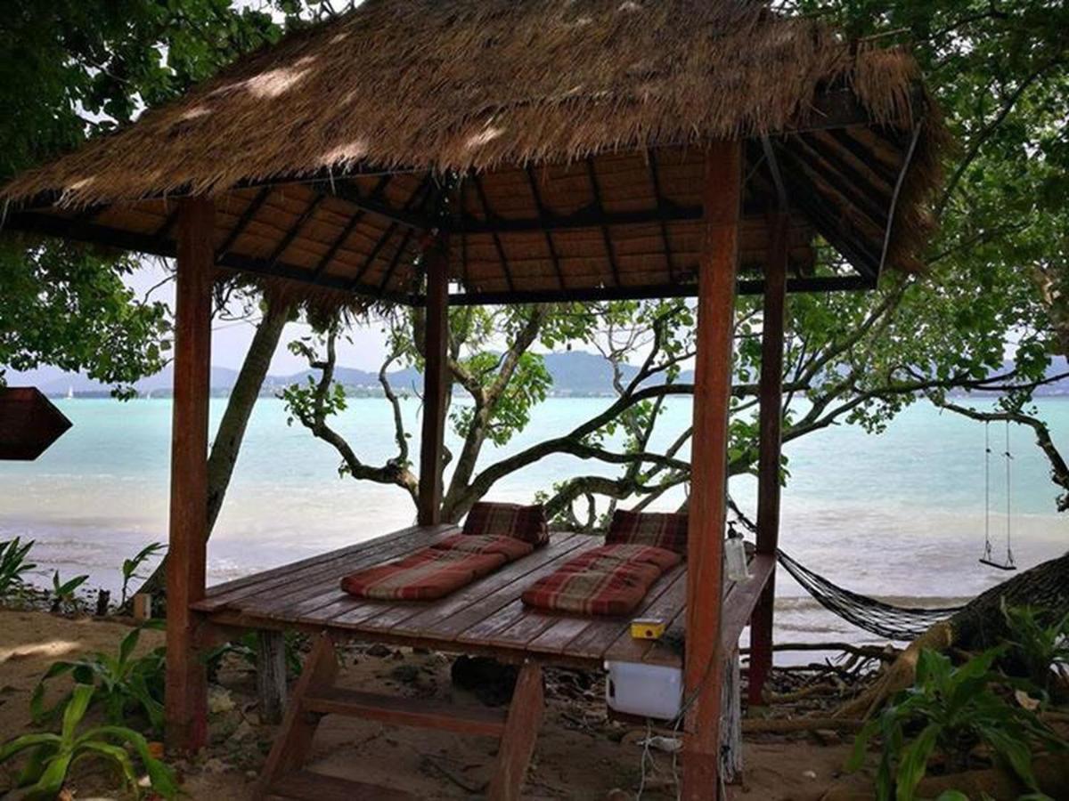 Baan Mai Beachfront Lone Island Пхукет Экстерьер фото
